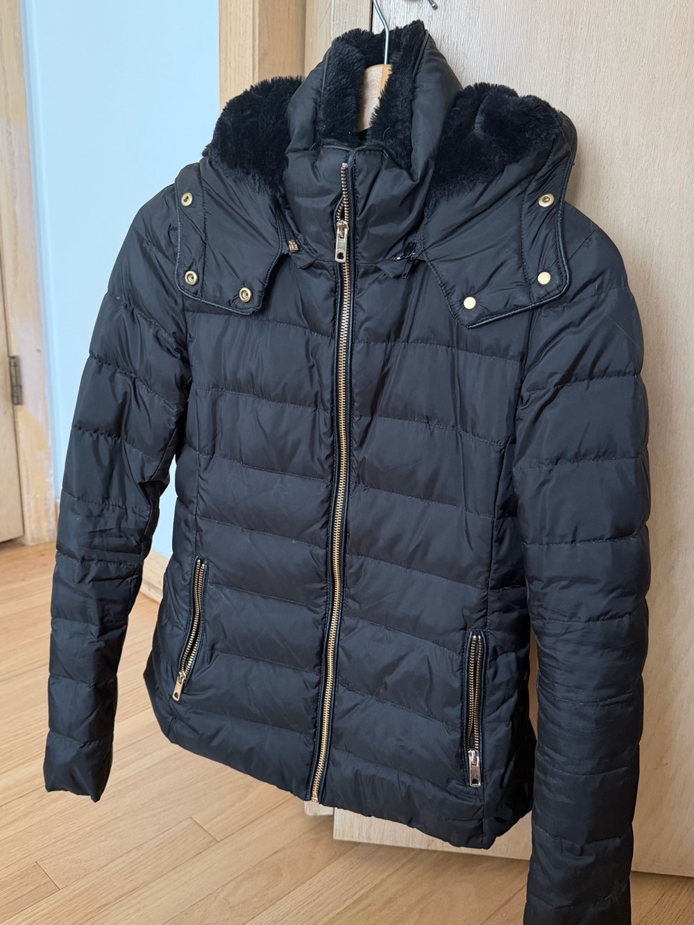 Zara Black Quilted Puffer Jacket with Faux-Fur Collar